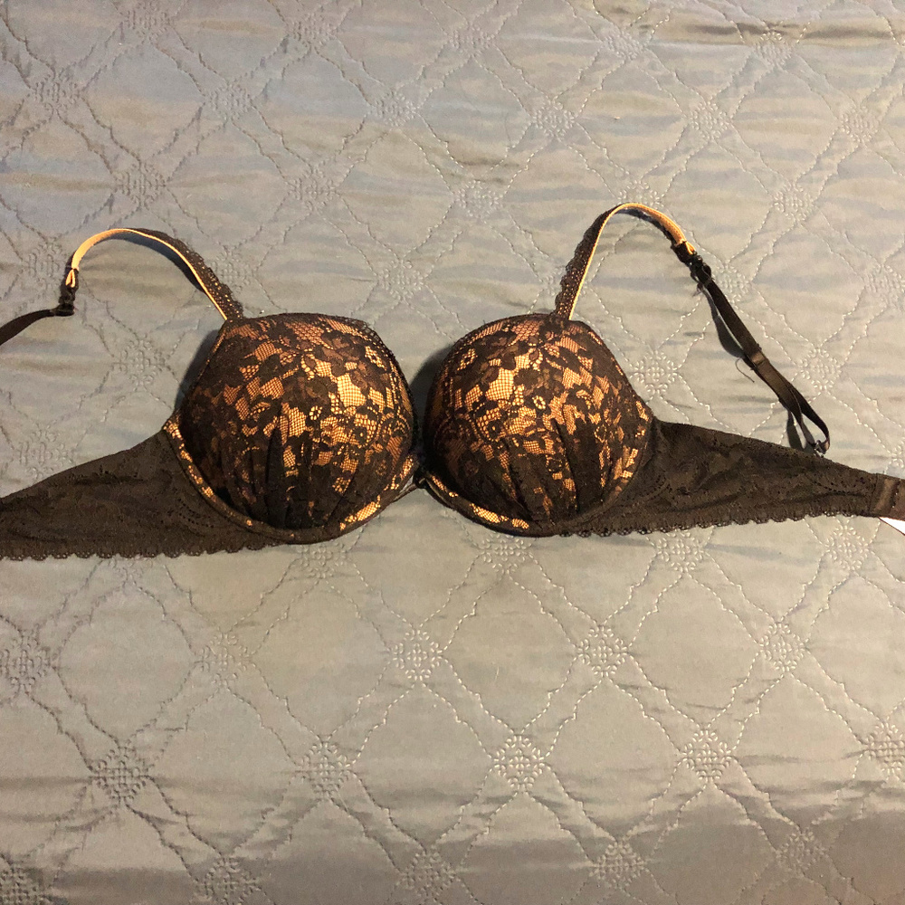 Victoria's Secret Lace Miraculous Plunge Bra